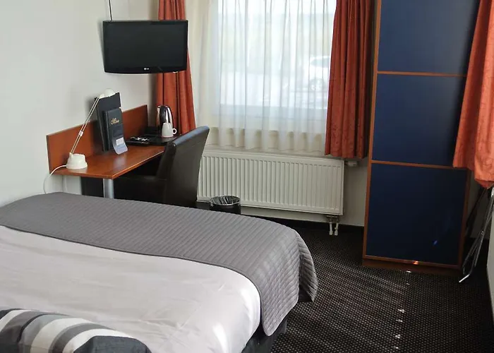 מלון Strandhotel Het Hoge Duin